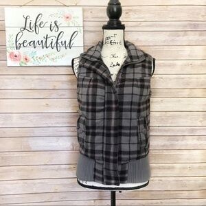 Roxy Gray, Black, & Pink Plaid Zip Up Vest with Pockets Size Small